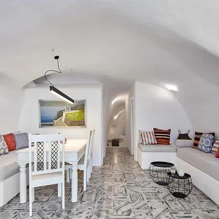 Agalitsa Cave With Garden Courtyard Megalochori (Santorini)