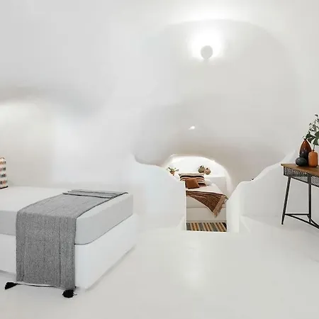 Agalitsa Cave With Garden Courtyard Villa *