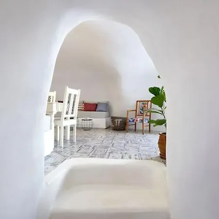 Agalitsa Cave With Garden Courtyard Villa