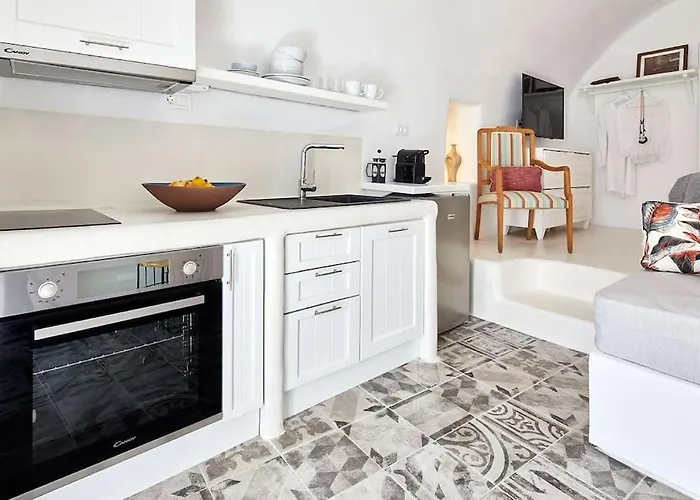 Agalitsa Cave With Garden Courtyard *