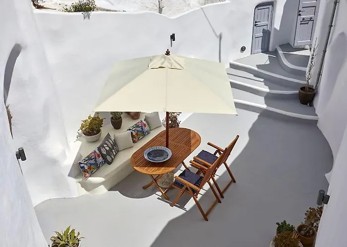 Agalitsa Cave With Garden Courtyard *