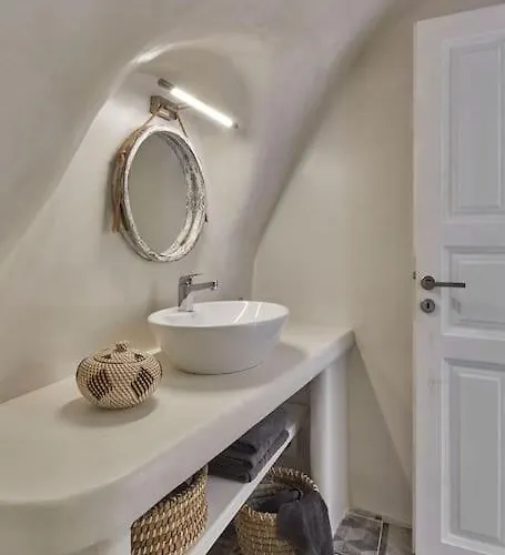 Agalitsa Cave With Garden Courtyard 빌라