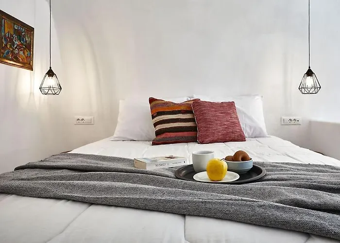 Agalitsa Cave With Garden Courtyard 메갈로호리