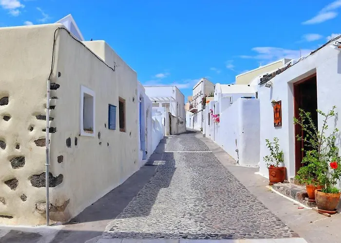 Agalitsa Cave With Garden Courtyard