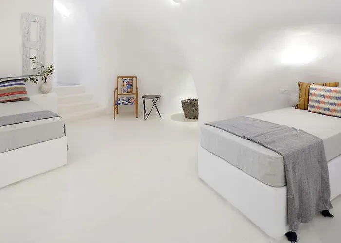 Agalitsa Cave With Garden Courtyard 메갈로호리