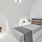 Agalitsa Cave With Garden Courtyard