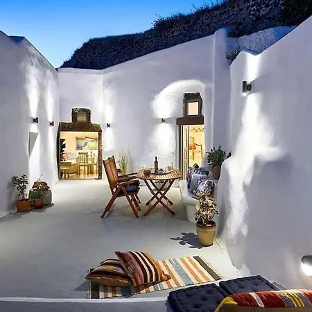 Agalitsa Cave With Garden Courtyard Villa