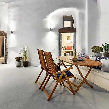 Agalitsa Cave With Garden Courtyard *